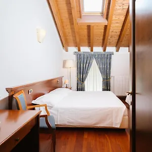 Hotel Centro Paolo Vi, Bréscia