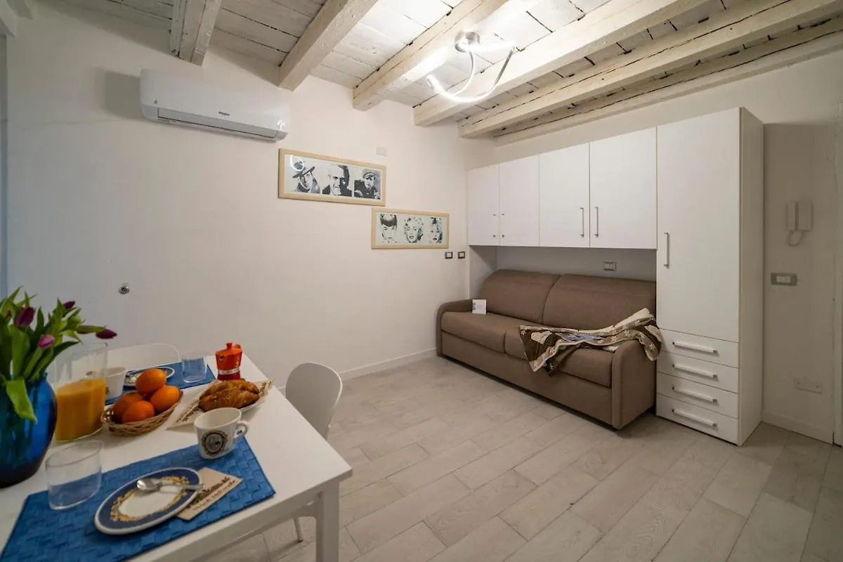 Magenta Nest - Loft&Charme Apartment Brescia